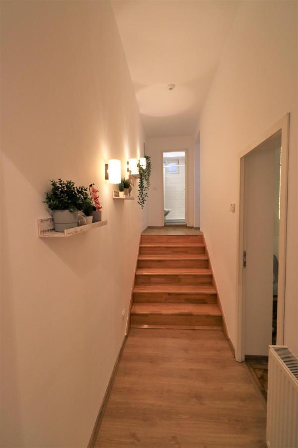 Cozy Old Town Apartment - Free Minibar Bucarest Esterno foto
