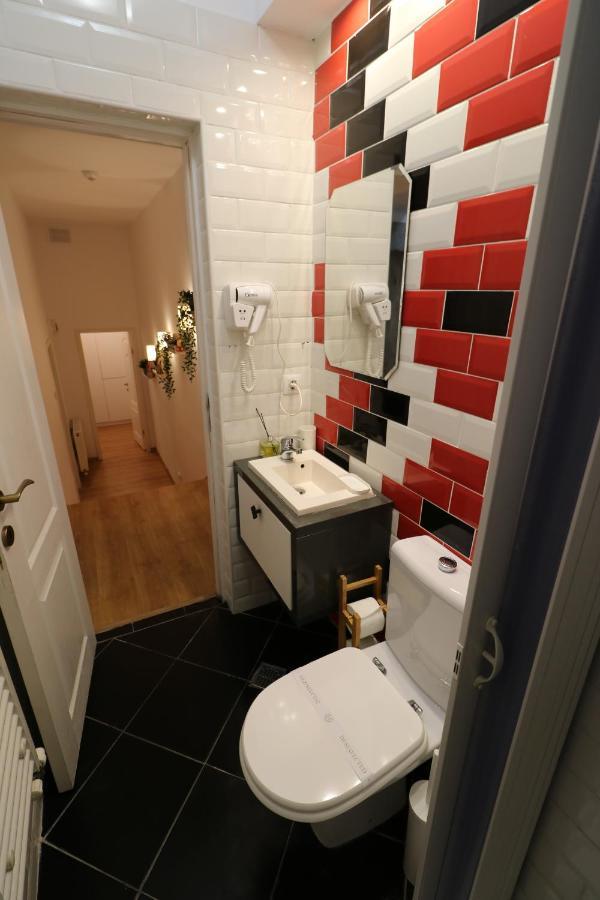 Cozy Old Town Apartment - Free Minibar Bucarest Esterno foto
